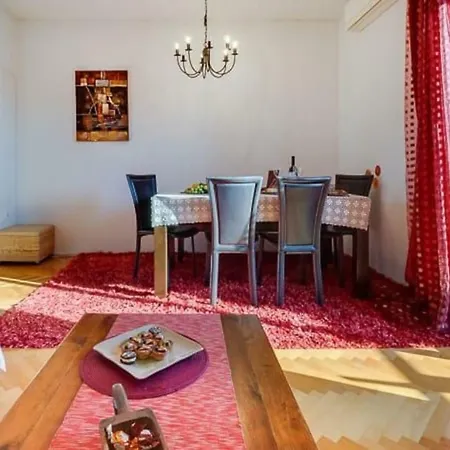 Cozy Flat In Near Center Apartment